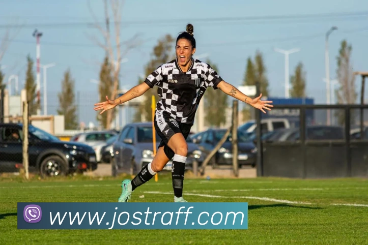 巴萨MSN锋线巅峰回顾 梅西苏亚雷斯内马尔联手缔造欧冠荣耀